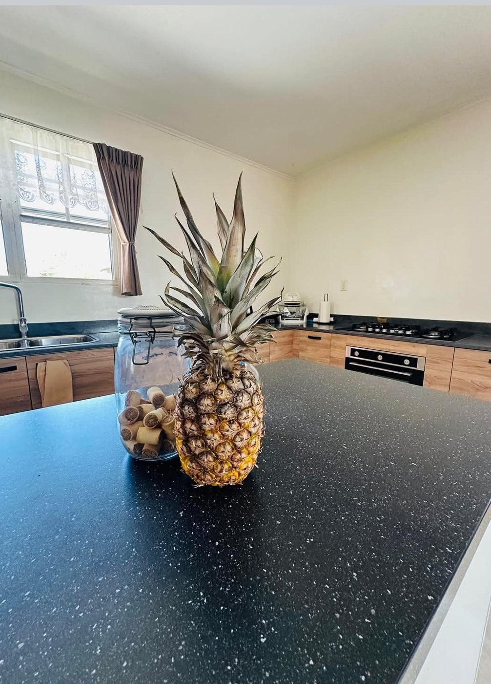 Family Home with Guesthouse in Sunset Heights - property photo 10