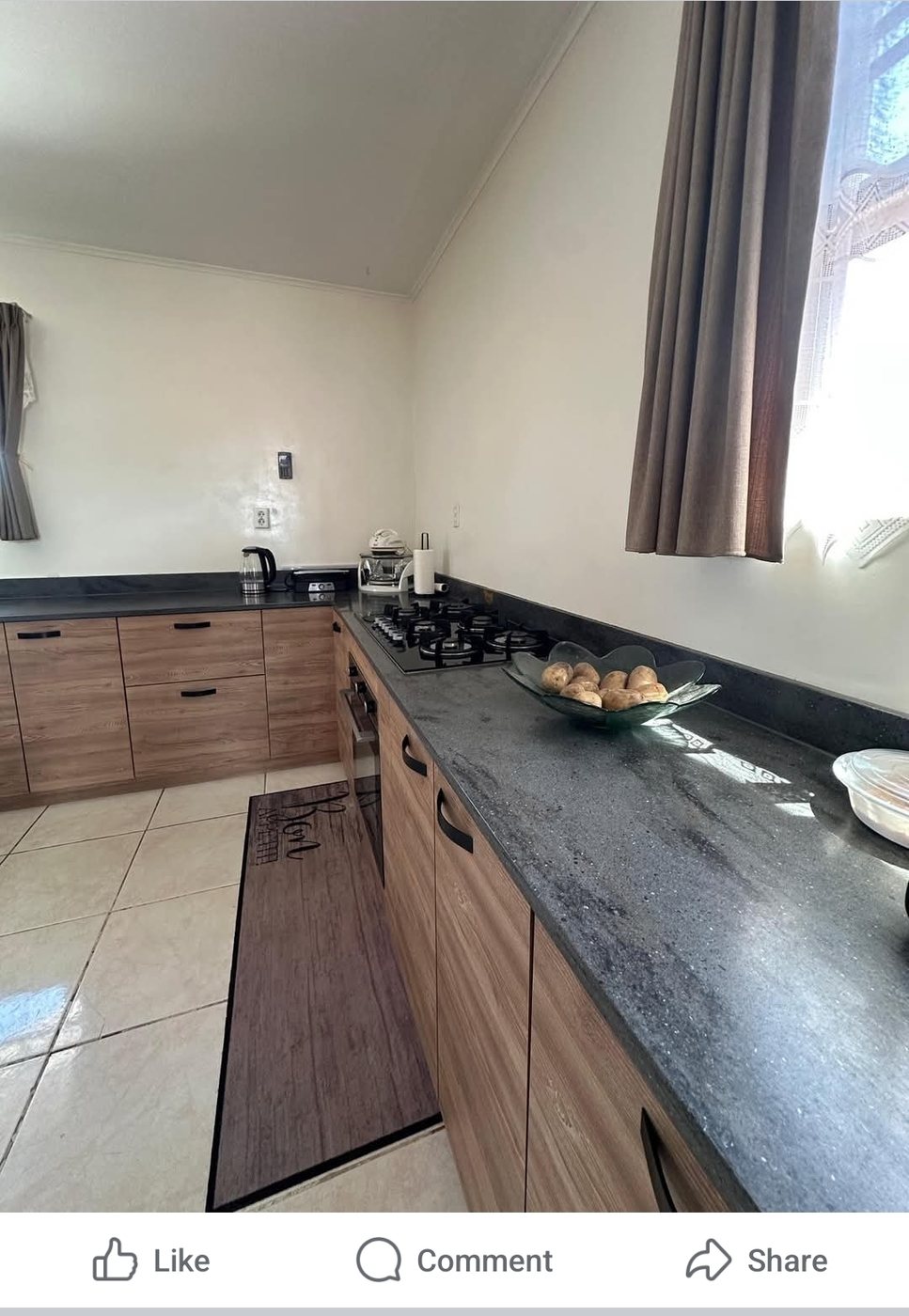Family Home with Guesthouse in Sunset Heights - property photo 4