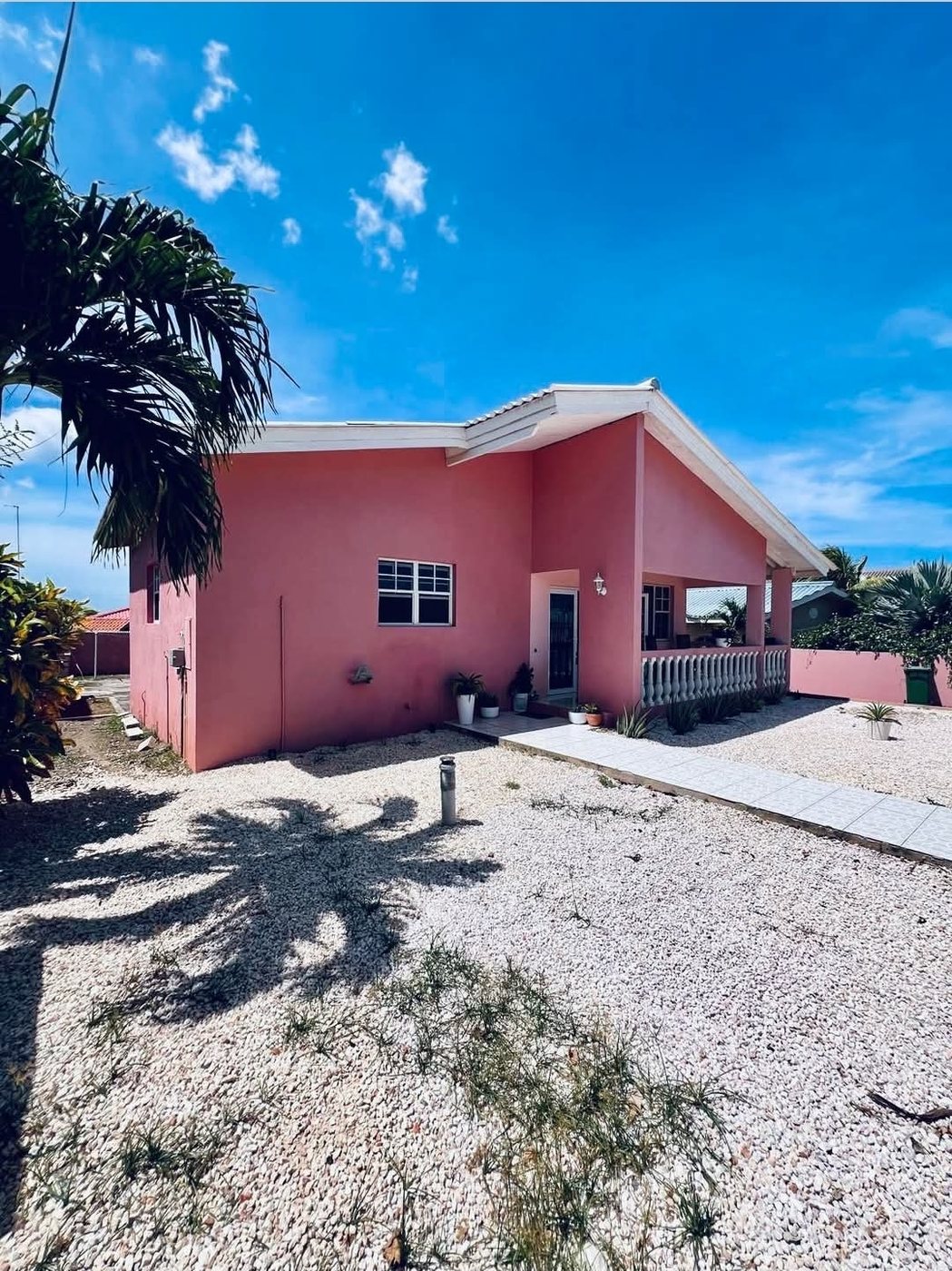 Family Home with Guesthouse in Sunset Heights - property photo 8