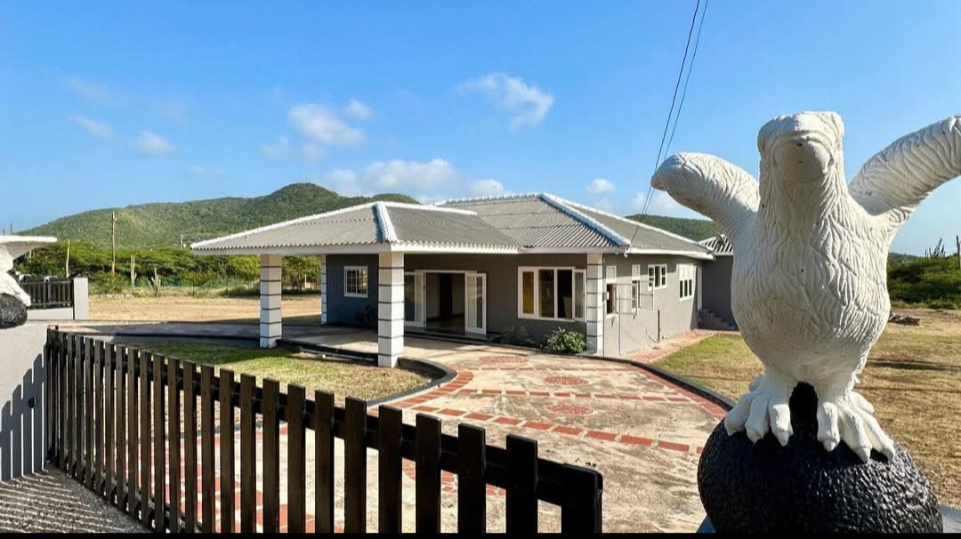 Villa de 5 dormitorios con piscina en Westpunt